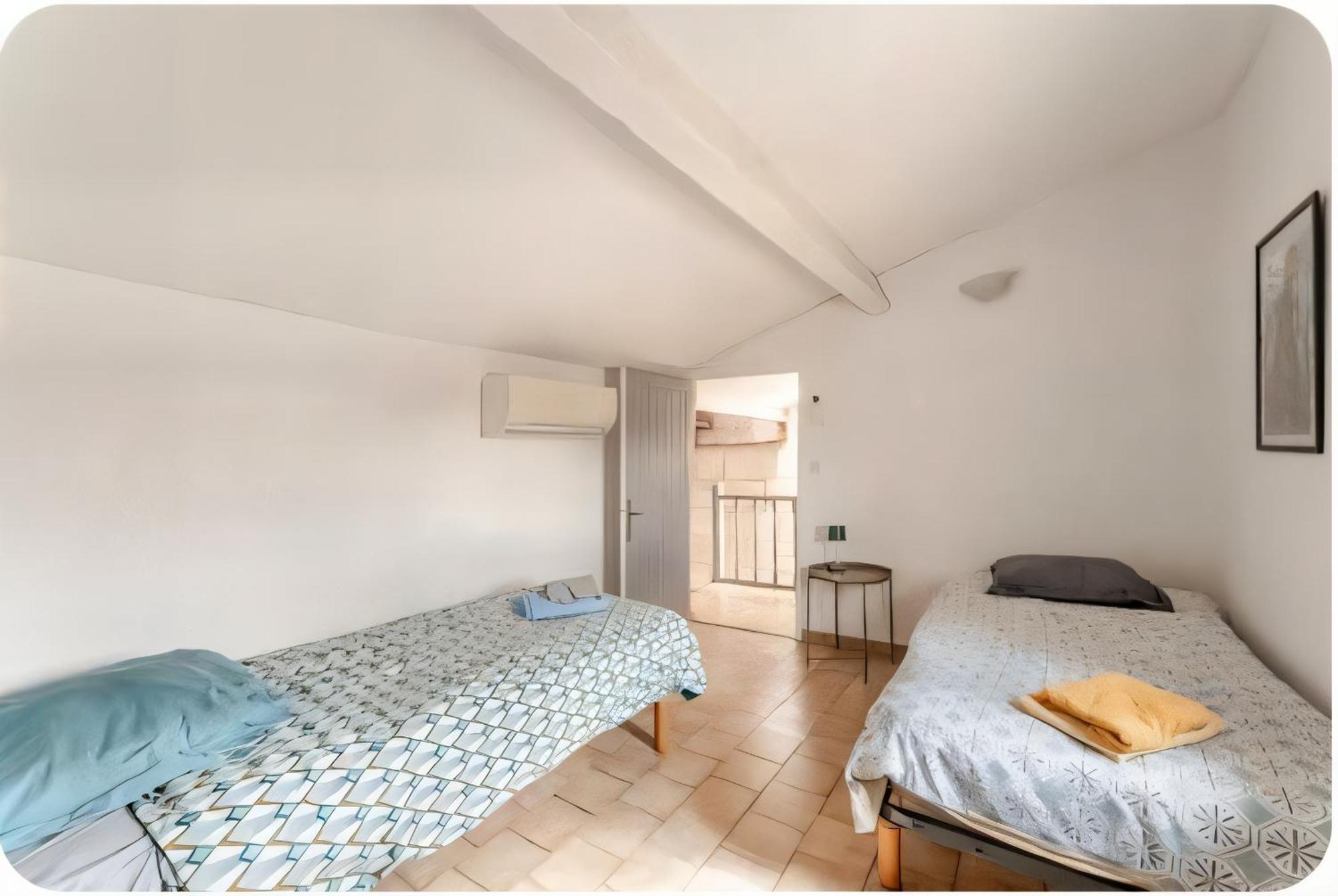 L'Appartement De La Roquette Centre Historique Arles Eksteriør billede